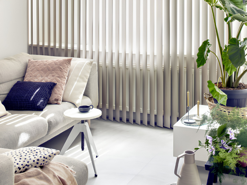 Luxaflex verticale PVC lamellen met houtlook