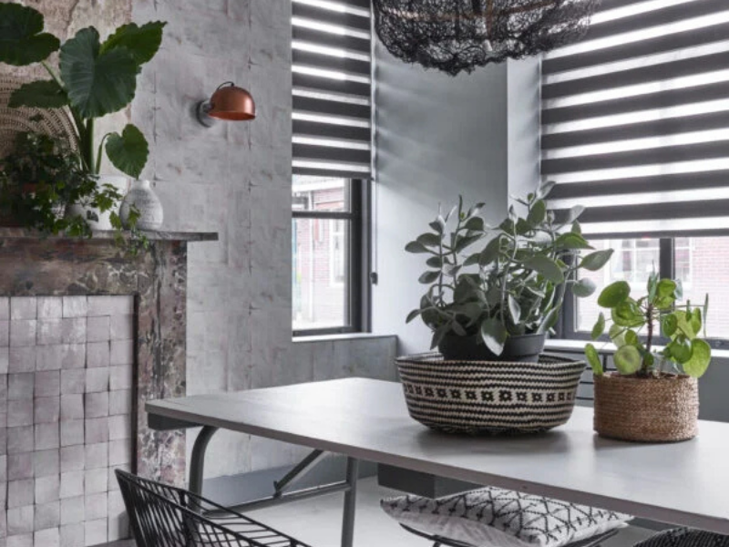 Donkere multishades in eetkamer